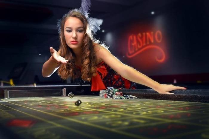 Studio Live Blackjack cinatoto dengan dealer profesional dan multi-kamera